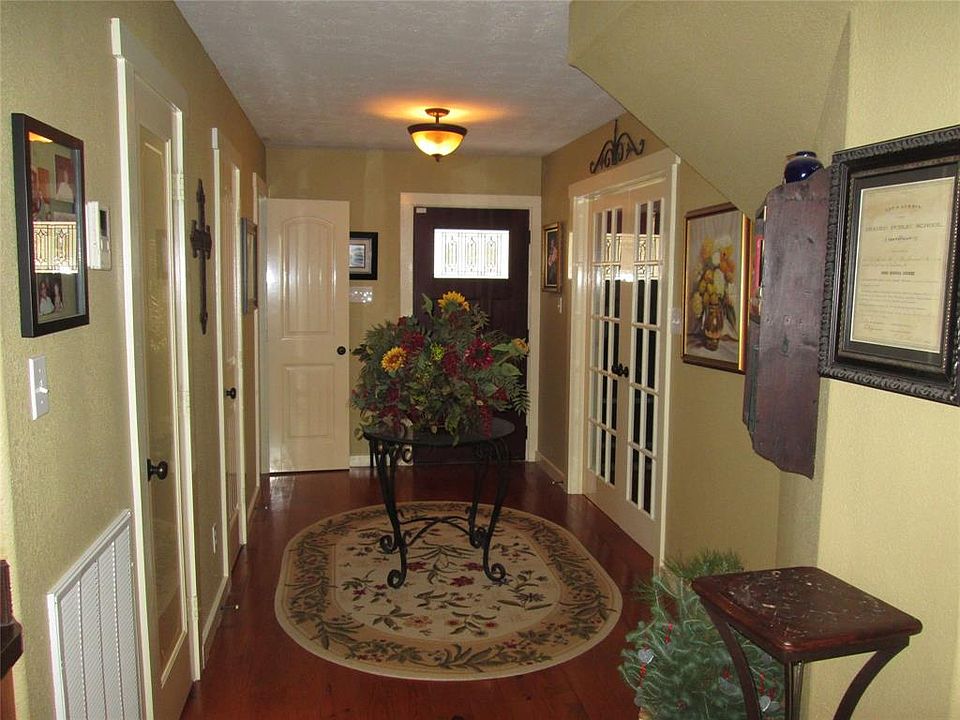 1st image of 27227 Oak Creek Dr