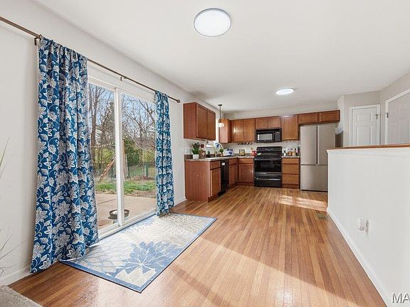 4th image of 394 Parkway Dr