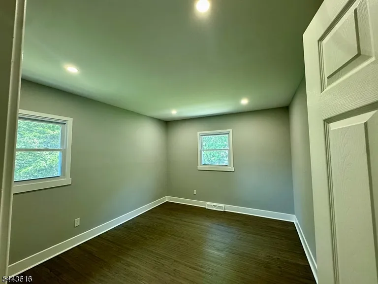 323 Parry Rd — Photo 19