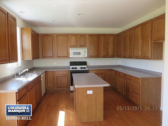 3rd image of 759 N Silver Leaf Ln
