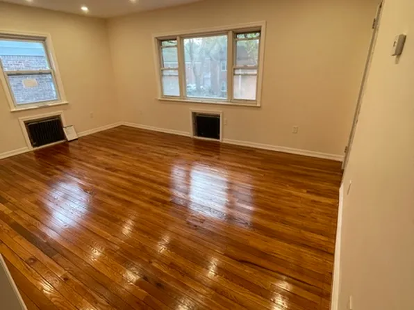7516 197th St, Fresh Meadows, NY 11366