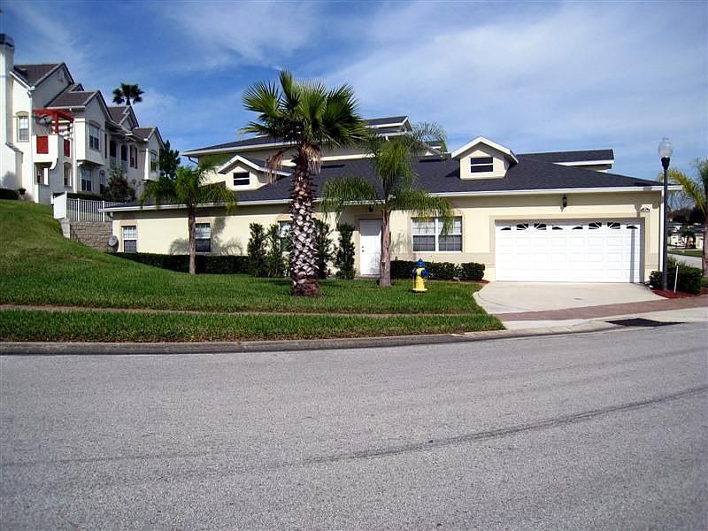 1st image of 13336 Fountainbleau Dr