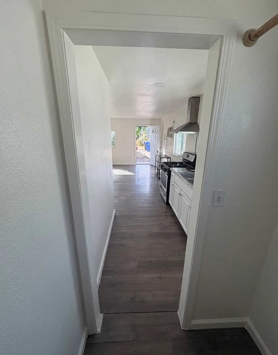 1 bed, 400 sqft, $1,399 — Photo 4