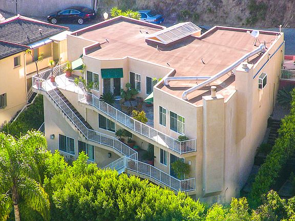 3rd image of 1664 Sunset Plaza Dr.
