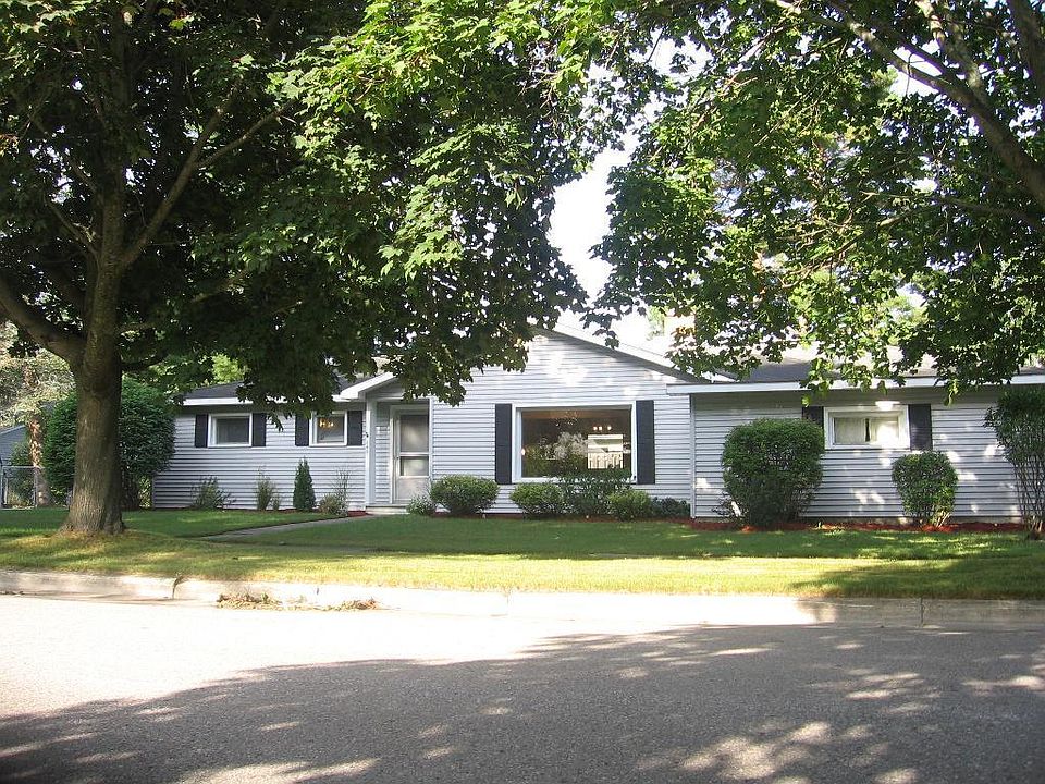 1st image of 140 N Oliver St