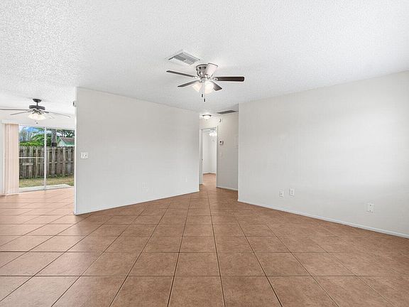 4th image of 4764 Gulfstream Rd