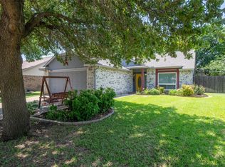 2223 Crestmeadow St, Denton, TX 76207