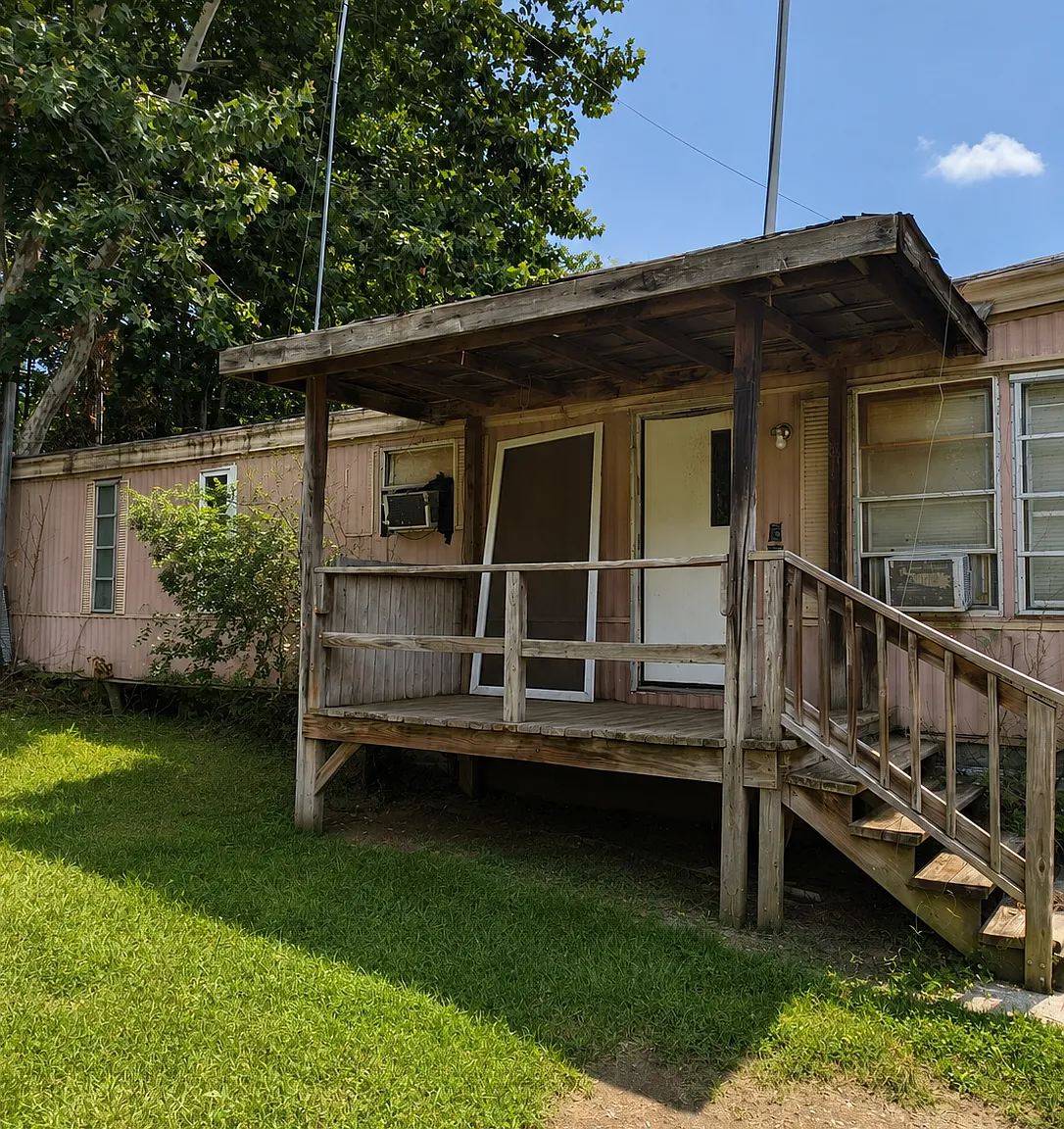 2 bed, 700 sqft, $435 — Photo 1
