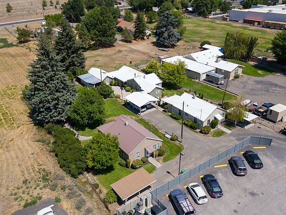4th image of 1855 NE 3rd St