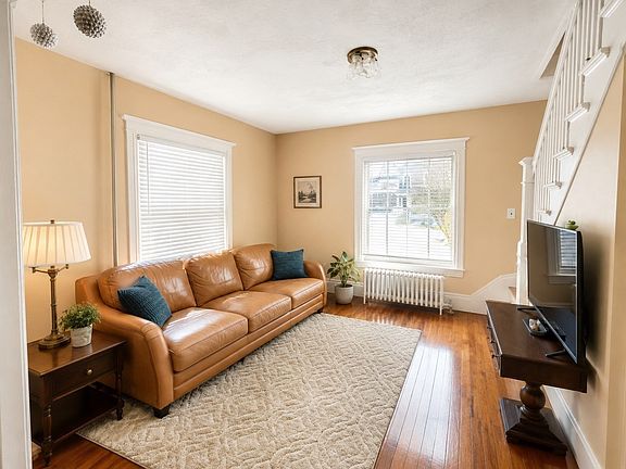 4th image of 35-37 Tirrell St