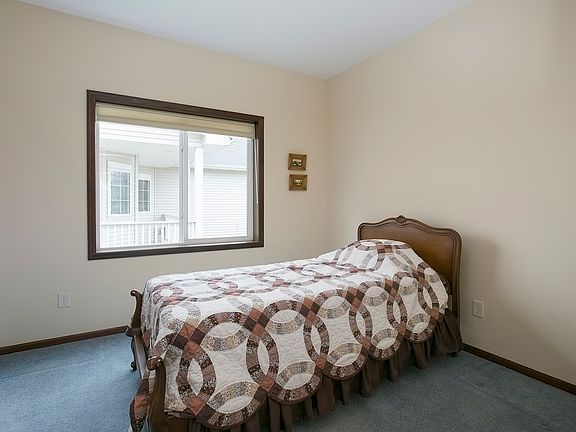 2nd image of 1094 Beaver Creek Pkwy