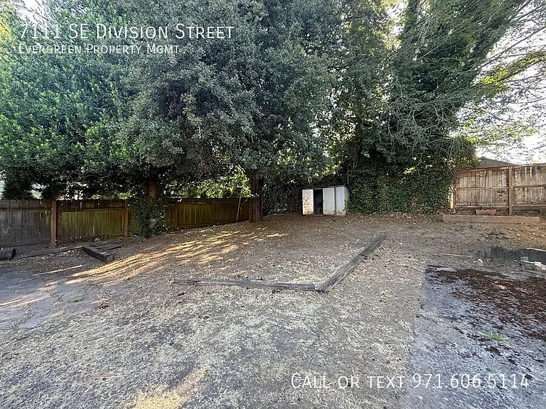 7111 SE Division St — Photo 26
