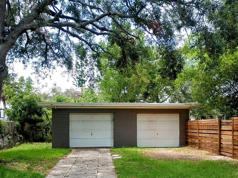 450 McIntosh Rd — Photo 3