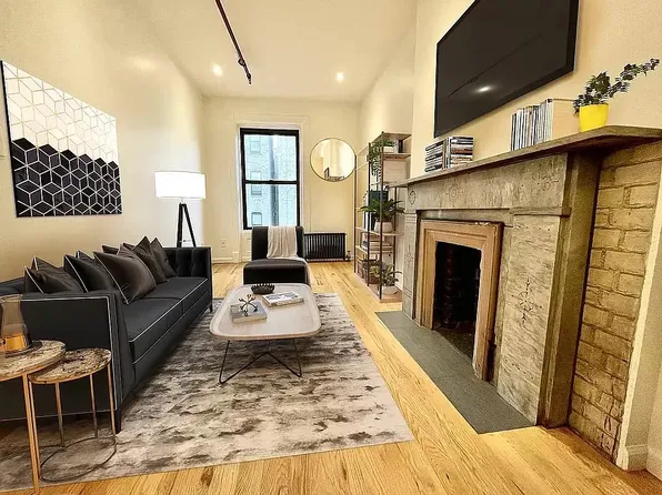 263 West 113th Street image 1 of 7