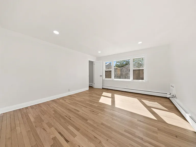 211 New York Ave #2 — Photo 17