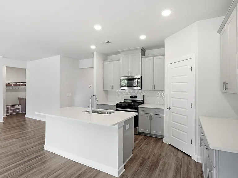 118 Martel Dr — Photo 11