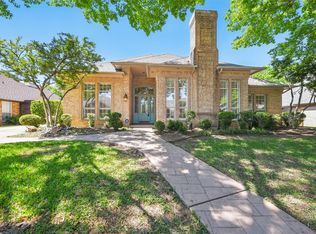 6230 Skylark Cir, North Richland Hills, TX 76180