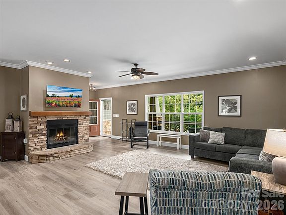 4th image of 64 Luther Cove Rd