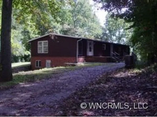 17 White Owl Dr, Candler, NC 28715