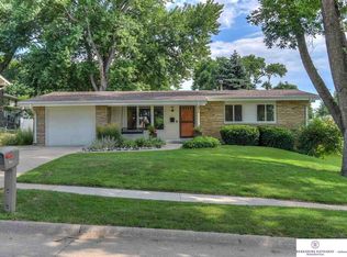 9812 Ruggles St, Omaha, NE 68134