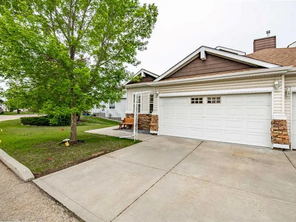 39 SE Jenkins Dr, Red Deer, AB T4P 3X1