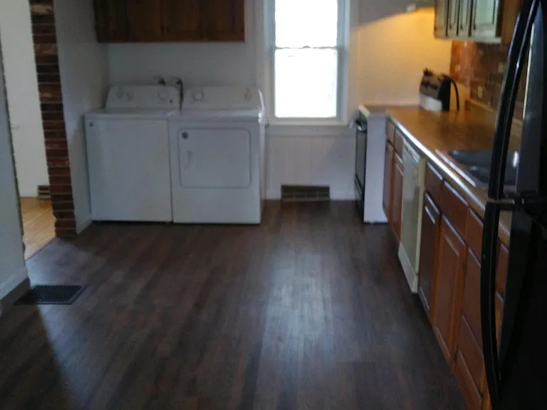 185 Sinclair St — Photo 3