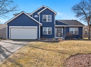 82 Forestview Ln, Aurora, IL 60502