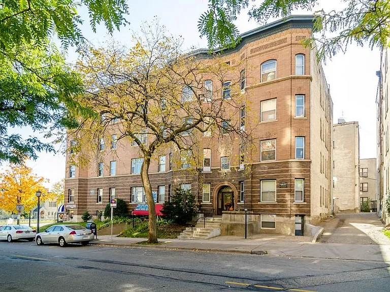 Lowry Hill Apartments — Photo 2