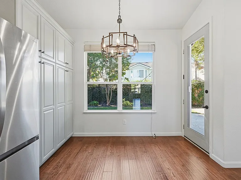 1439 Gordon Dr — Photo 19