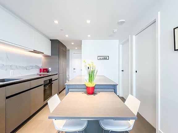 5th image of 620 Cardero St #1705