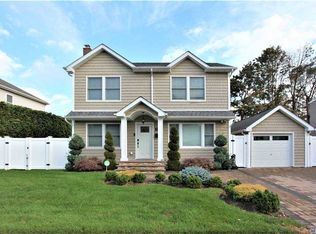 2347 7th St, East Meadow, NY 11554