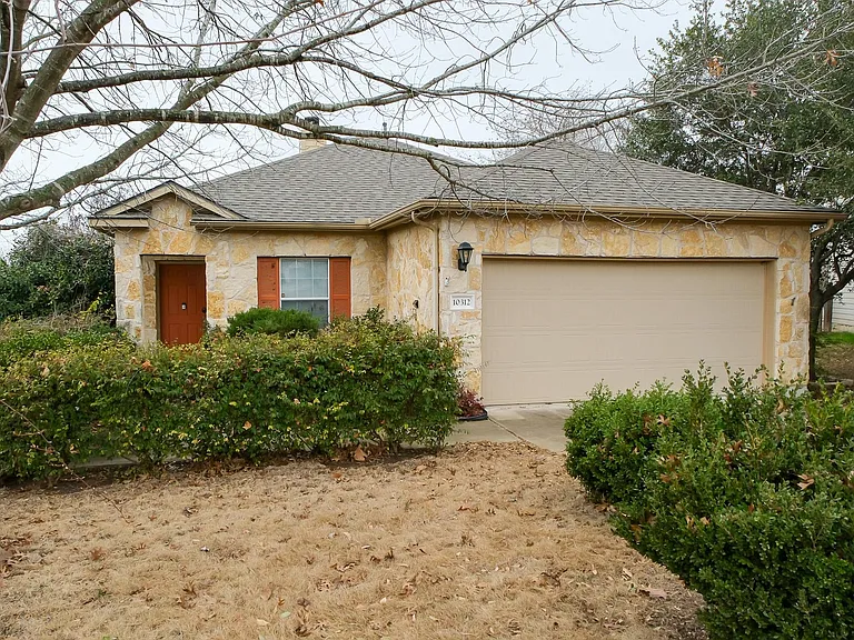 10312 Lone Pine Ln — Photo 1