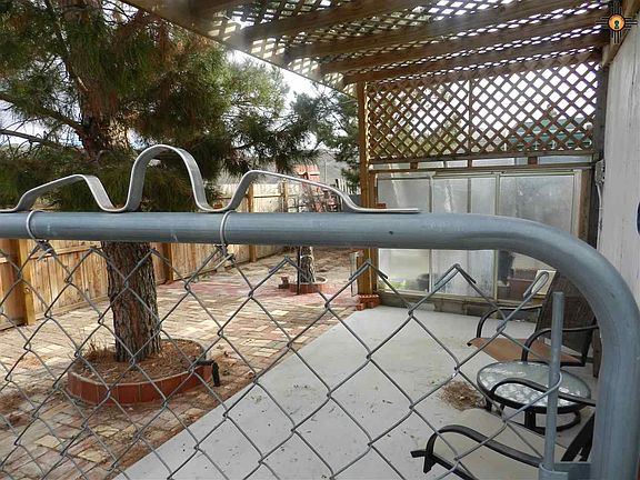 2nd image of 1107 N Bosque Dr
