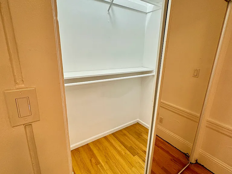 646 Ofarrell St #3 — Photo 4