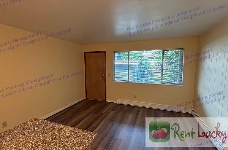 2484 Dexter Ave N #4 — Photo 5