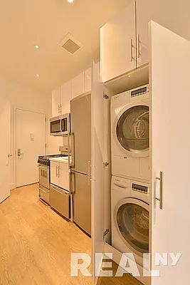 Rented by REAL New York | media 32