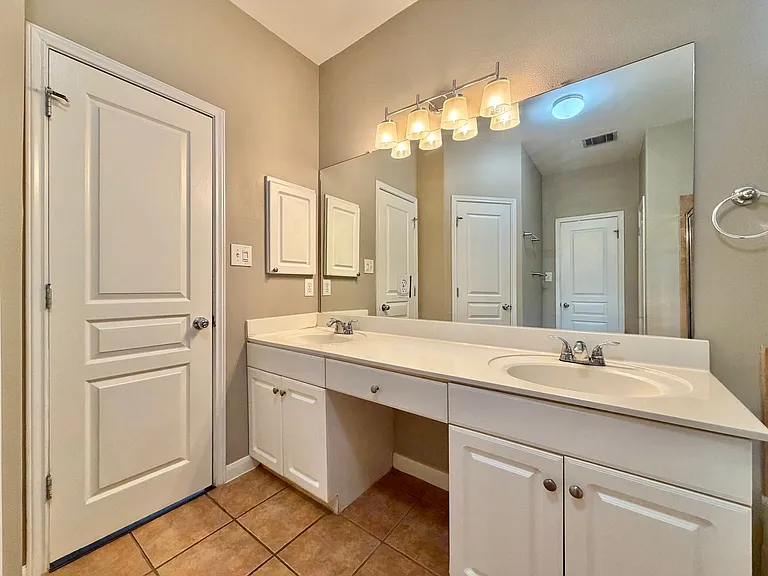 3300 Forest Creek Dr — Photo 14