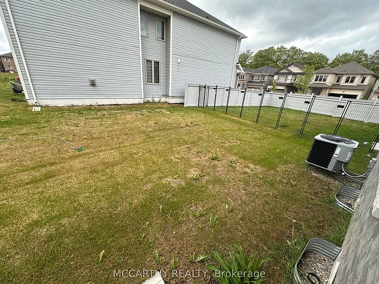 451 Black Cherry Cres — Photo 41