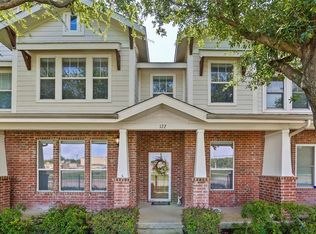 172 High School Dr, Lewisville, TX 75057