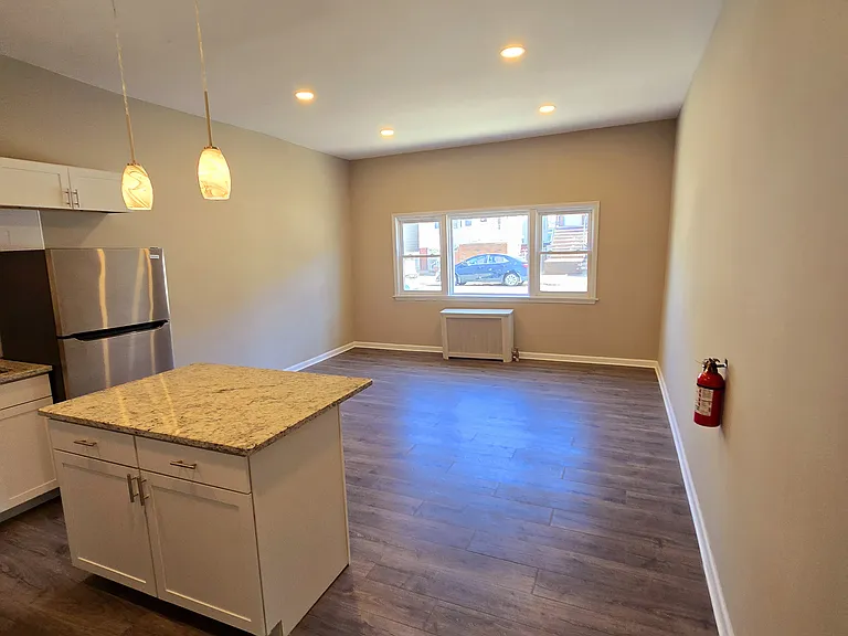 308 N 2nd St #1 — Photo 4