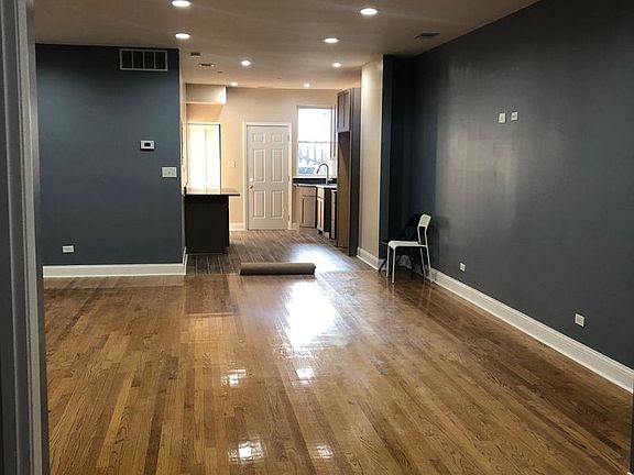 5th image of 915 N Hamlin Ave