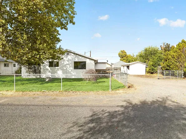 1090 W Maple St, Burbank, WA 99323