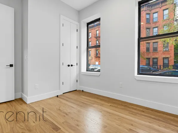 265 Malcolm X Boulevard image 10 of 27