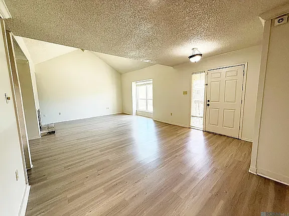 2 bed, 1240 sqft, $1,475 — Photo 2