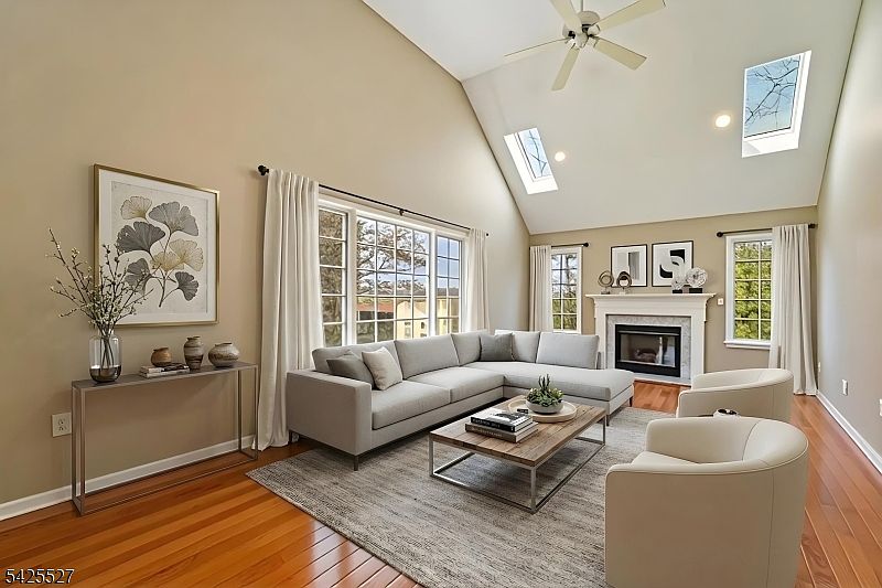 1st image of 53 Ridge Dr