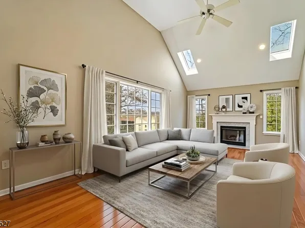 53 Ridge Dr, Montville Twp., NJ 07045