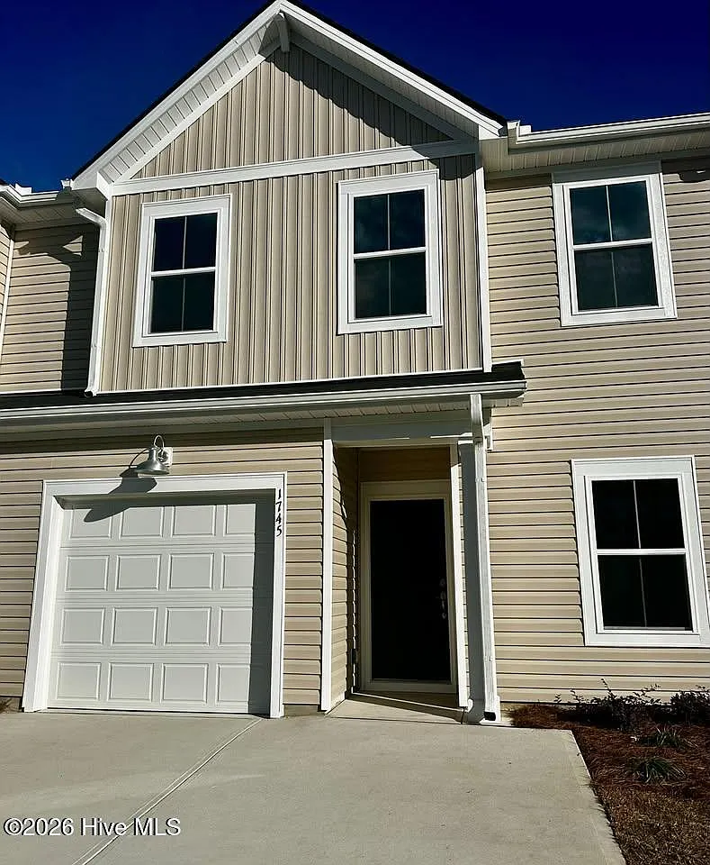 4 bed, 3.0 bath, 1972 sqft, $1,900 — Photo 1