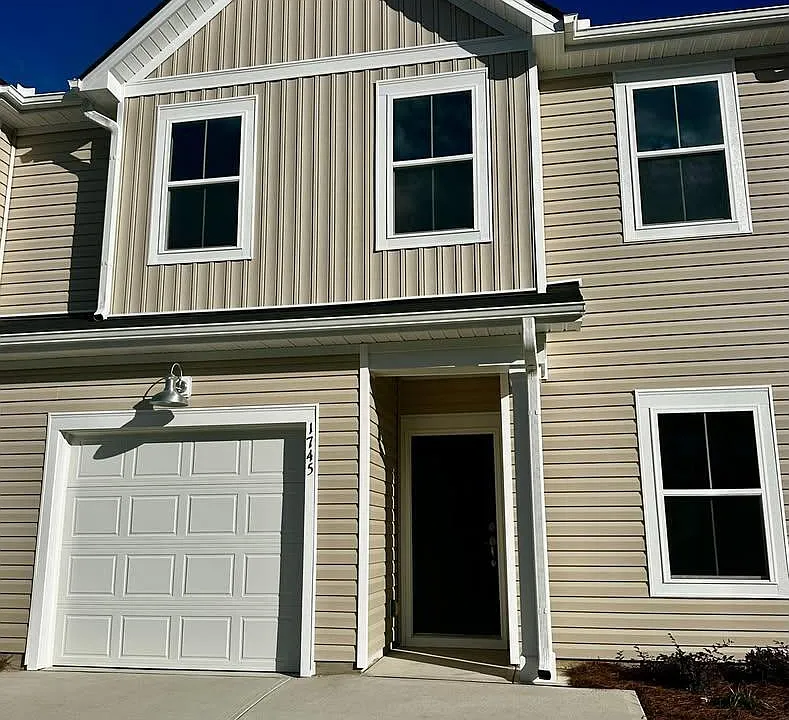 1745 Hunting Harris Ct SW