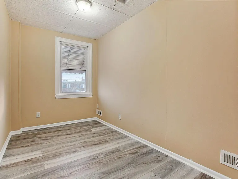7443 Holabird Ave — Photo 8