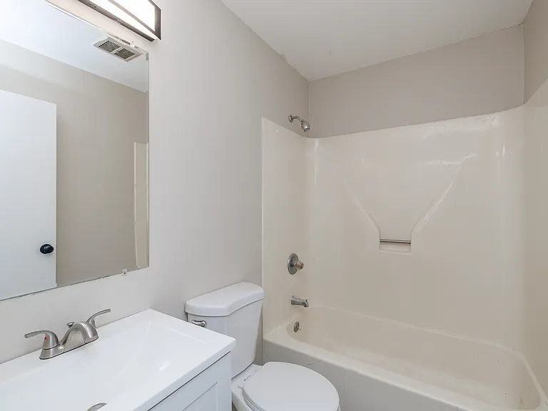 Hartford Mills Apartments — Photo 18